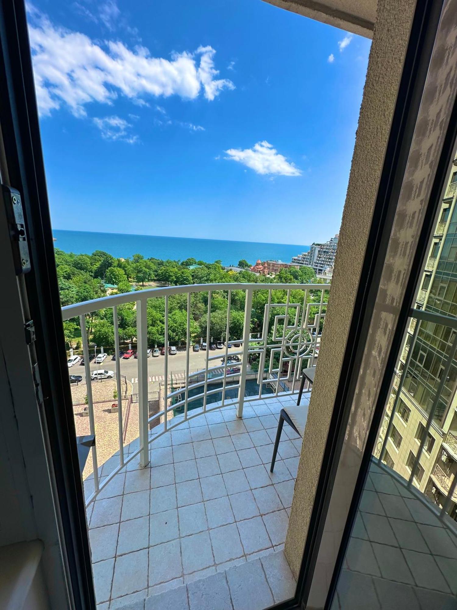 Odesa Pearl Arcadia Apartment Bagian luar foto